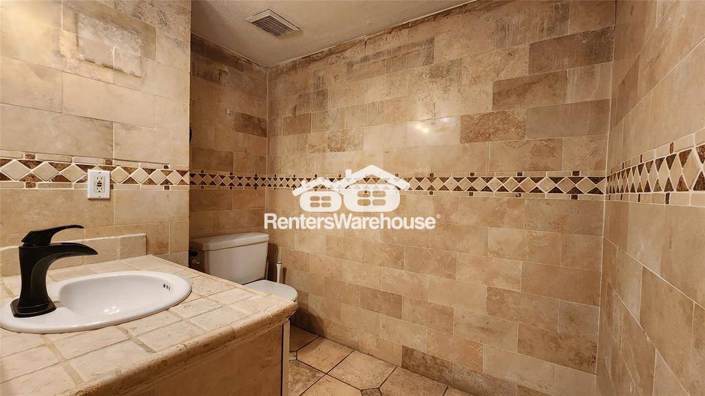Building Photo - 2508 Bering Dr
