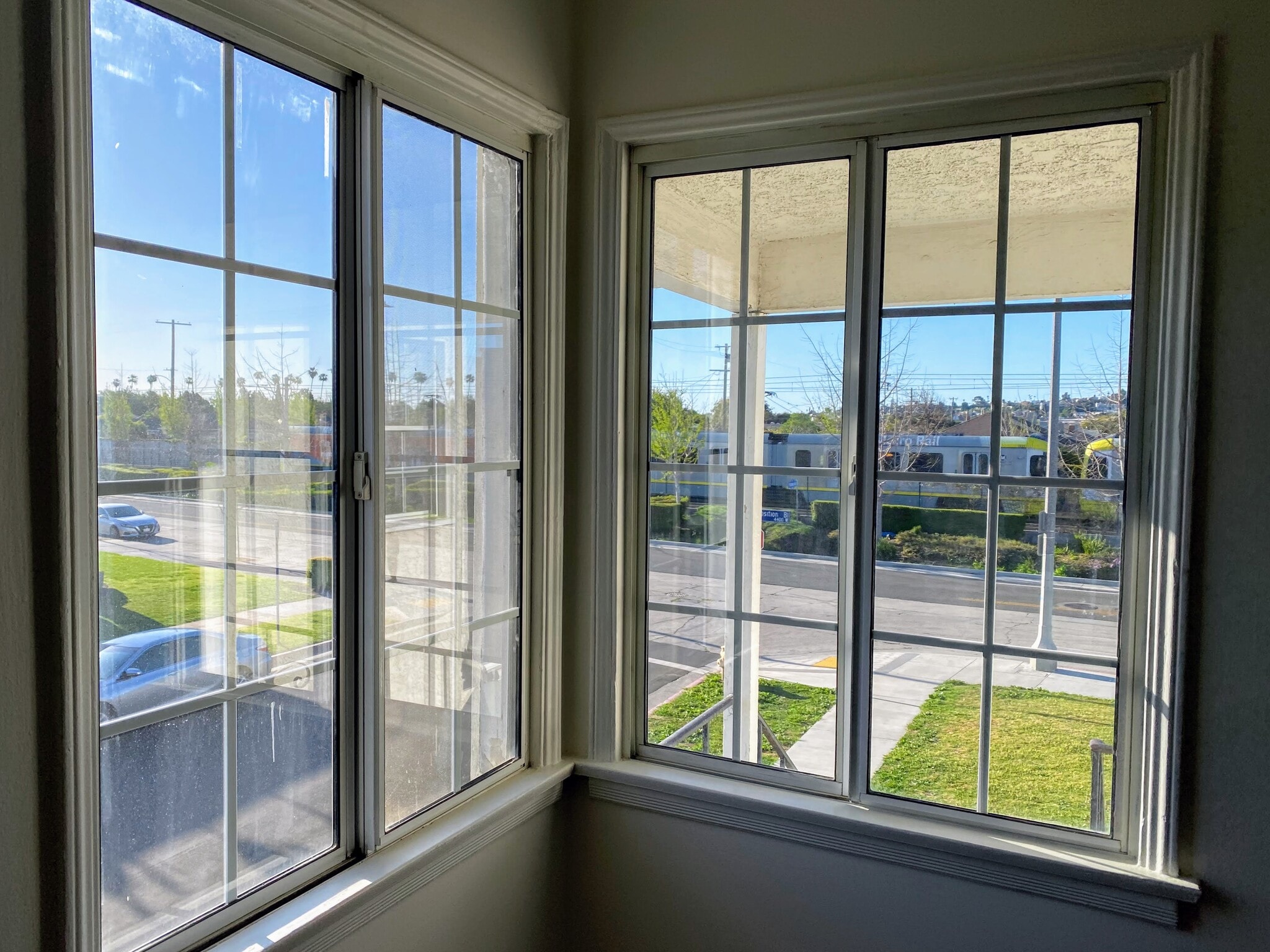 Building Photo - 4403 1/2 W Exposition Blvd