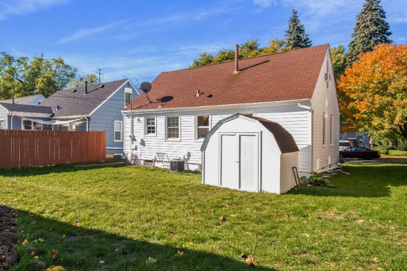 Building Photo - 2905 Blackstone Ave