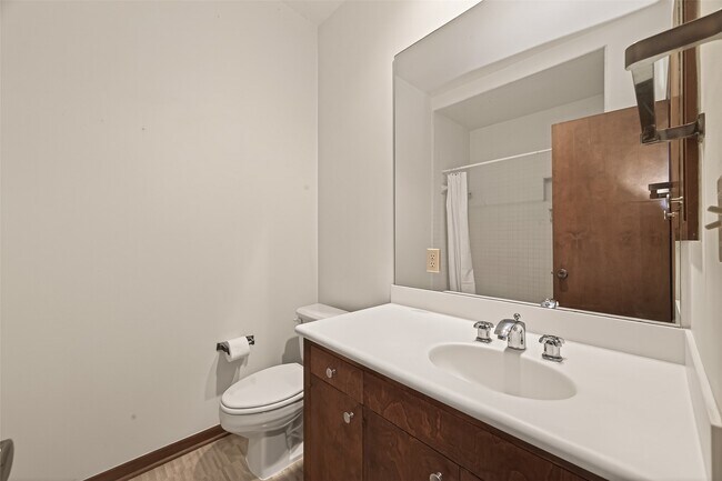 Building Photo - 10614 Fairlane Dr