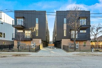 Building Photo - 2031 N Prairie Ave