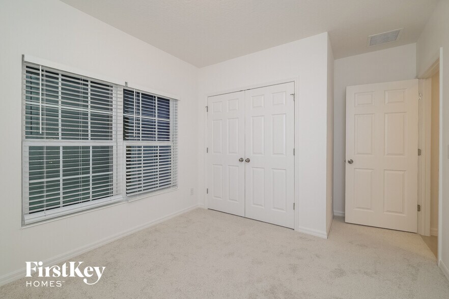 Building Photo - 845 Avenal Ln