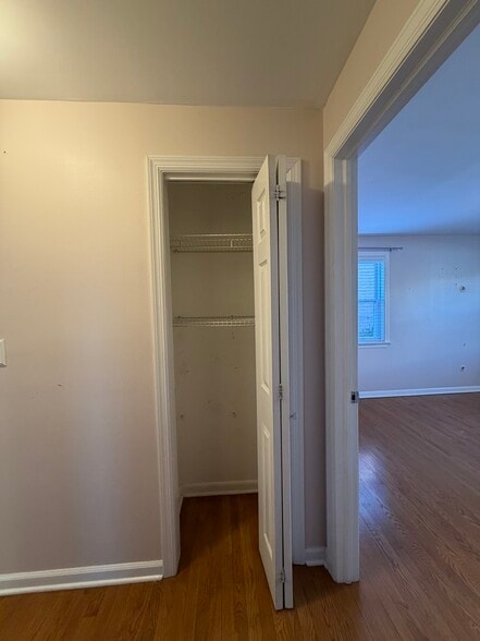 Building Photo - 186 Seaton Rd