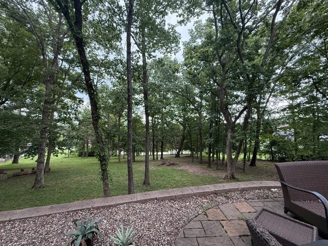 Building Photo - Custom 5 BR / 3 Car Garage, Home theater, ...