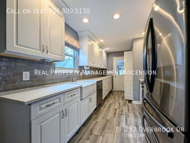 Building Photo - 252 Overbrook Dr