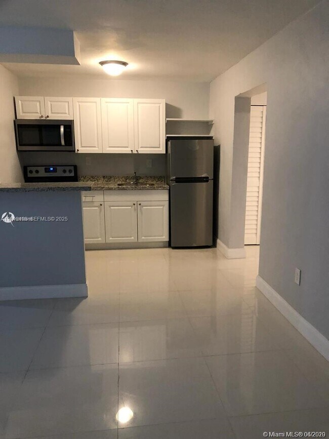 Building Photo - 1479 NW 16th St