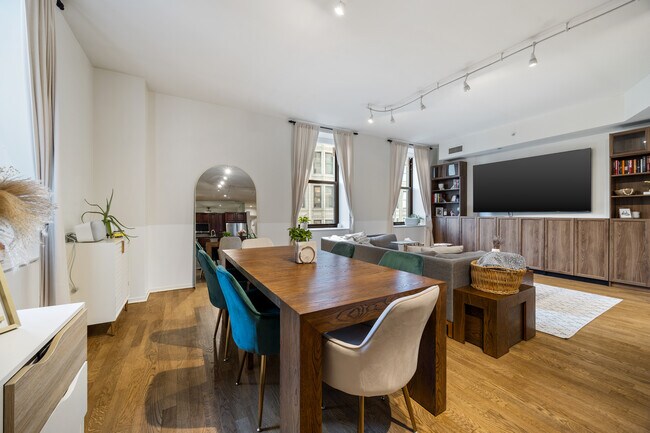 Building Photo - 310 S Michigan Ave