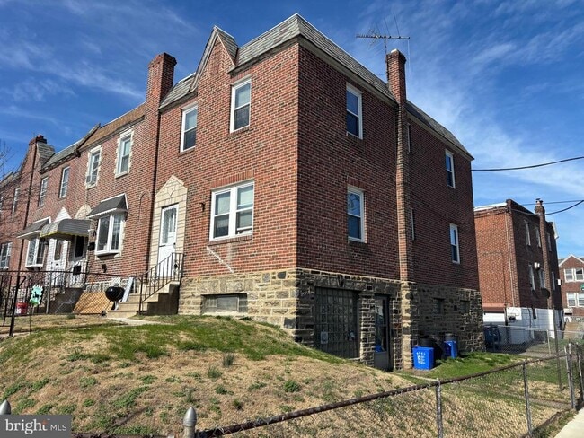 Building Photo - 4555 Bleigh Ave