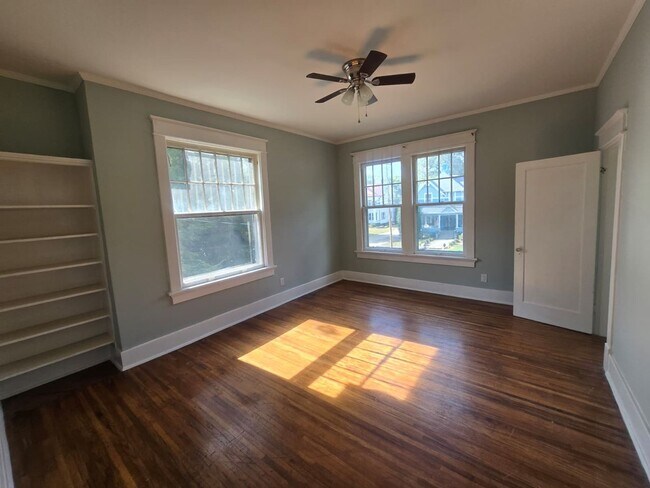 Building Photo - Charming Historic 2BR Apartment with Garag...