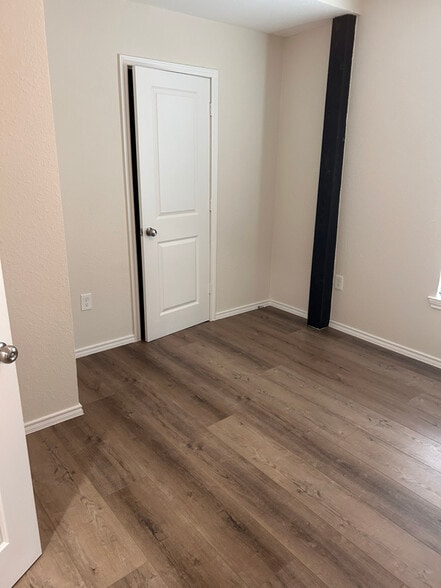 Building Photo - 502 Potomac St