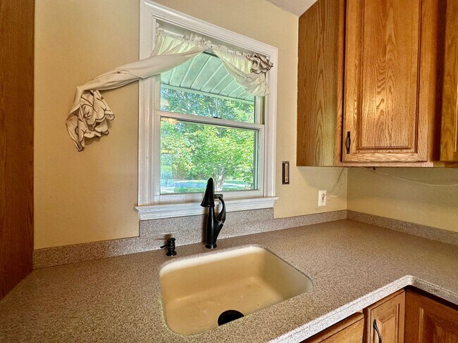 Building Photo - Charming 3 Bedroom/1.5 Bathroom Home in Norrisville, MD!