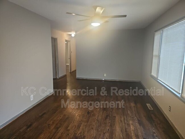 Building Photo - 6713 NW Evelyn St