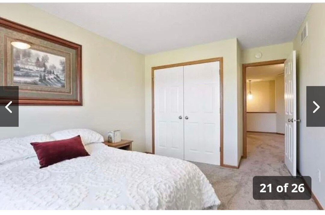 Building Photo - 3239 Oak View Dr