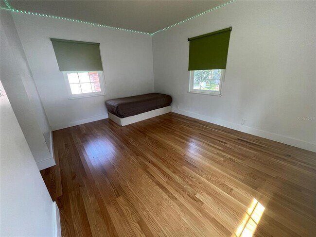 Building Photo - 3411 DE BAZAN Ave