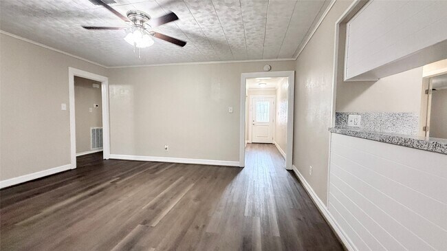 Building Photo - 109 Houston St