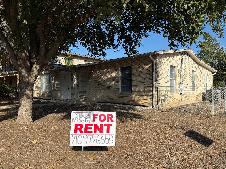 Building Photo - 202 Florencia Ave