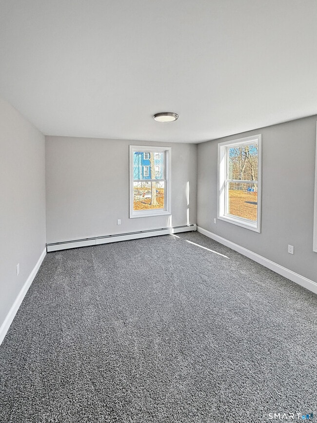 Building Photo - 4 River Rd