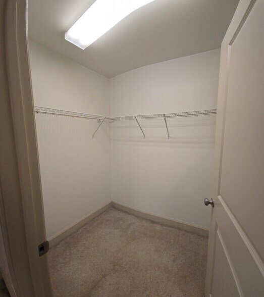 Building Photo - 1957 Wire Rd