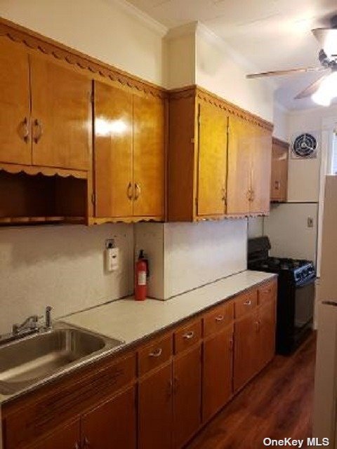 Building Photo - 60-19 Menahan St