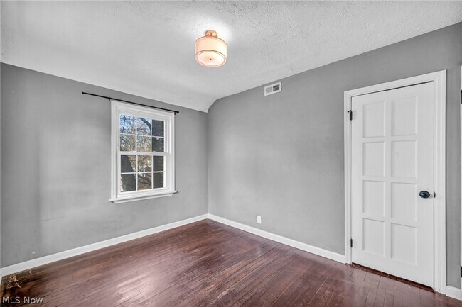 Building Photo - 16809 Scottsdale Blvd