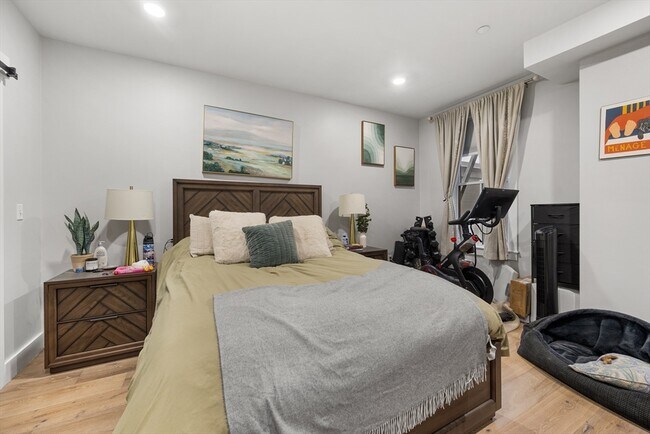 Building Photo - 300 Somerville Ave