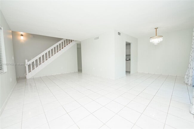 Building Photo - 10945 SW 113th Pl