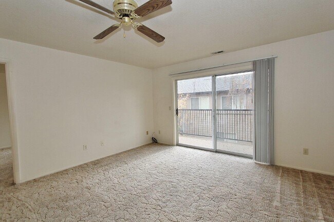 Building Photo - 639 N Moffatt Ave