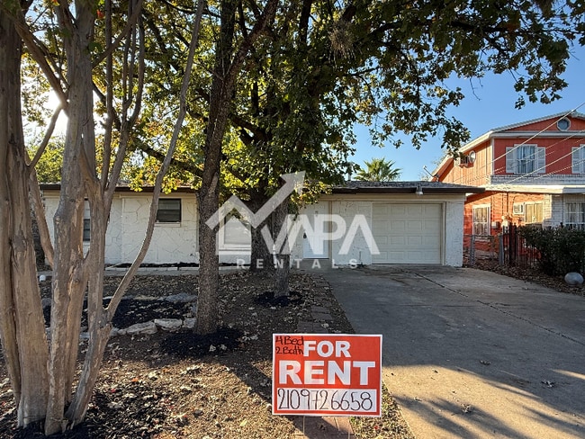 Building Photo - 319 Surrels Ave