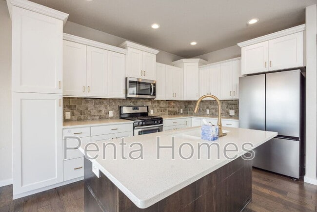 Building Photo - 660 Rock Rd