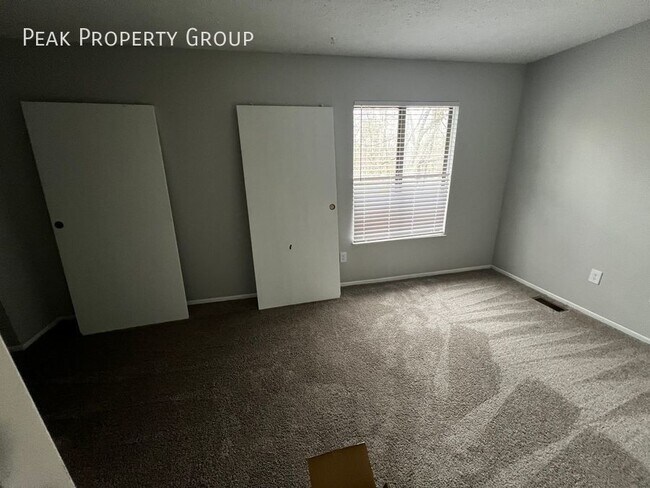 Building Photo - NOW AVAILABLE!! Newly Renovated Townhomes ...