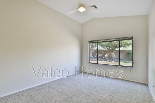 Building Photo - 6450 W Saddlehorn Rd