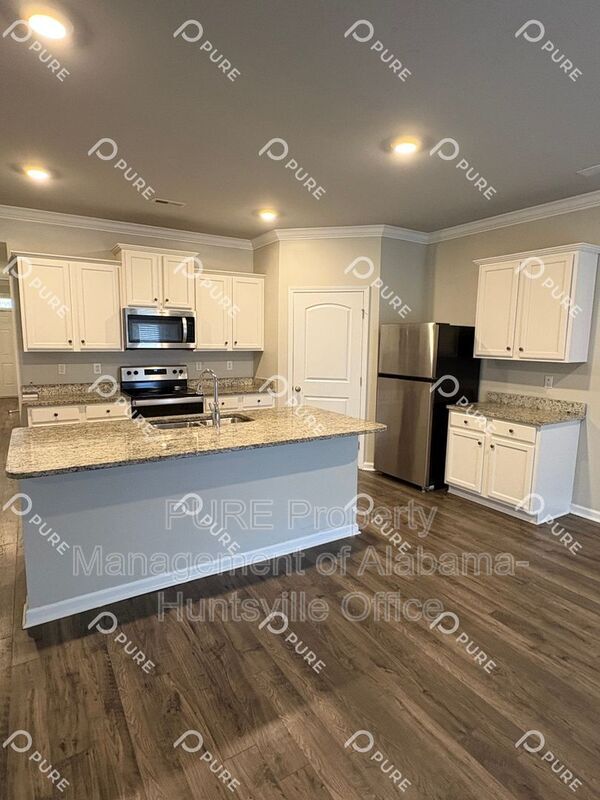 Building Photo - 14170 Lannister Ln