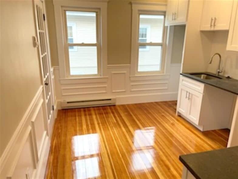 Building Photo - 35 Trowbridge St