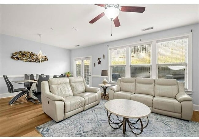 Building Photo - 2304 Oakton Pl