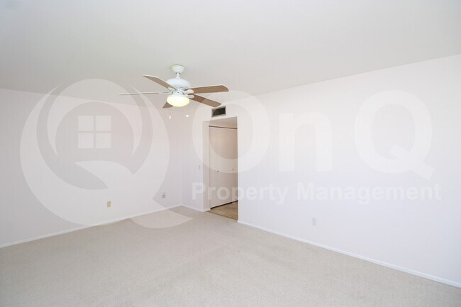 Building Photo - 1816 E Oxford Dr