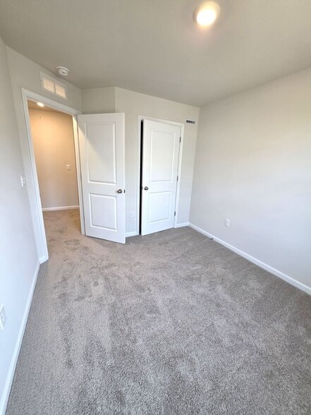 Building Photo - 8216 Alexander Ct