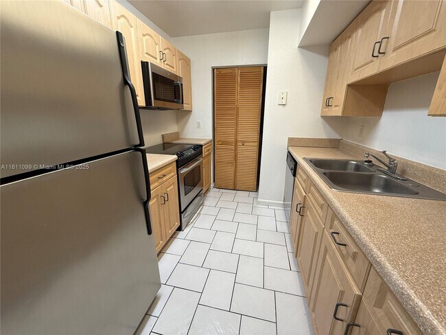 Building Photo - 2840 NW 55th Ave