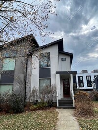 Building Photo - 549 Moore Ave