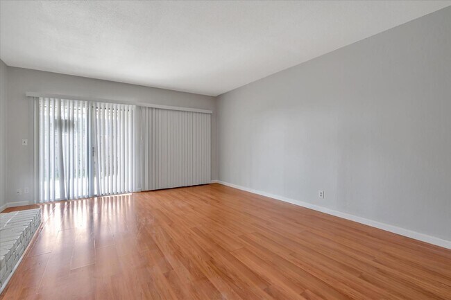 Building Photo - 30079 Vanderbilt St