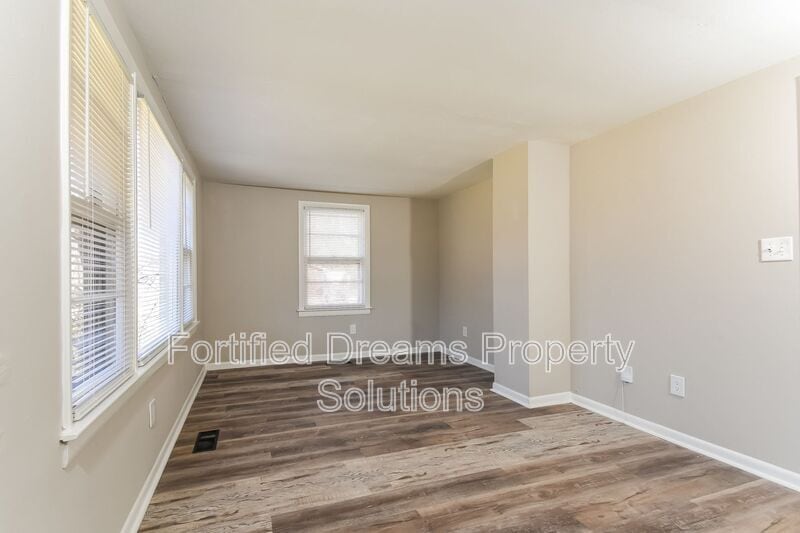 Building Photo - 4400 Voss Ave