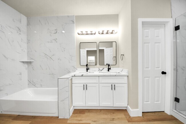 Building Photo - 5211 Amy St