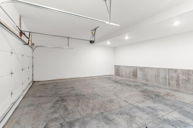 Building Photo - 7 Fyfer Pl