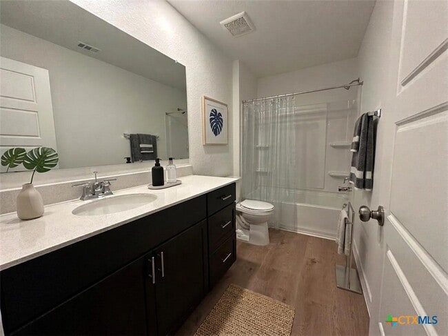 Building Photo - 936 Heartseed Ave