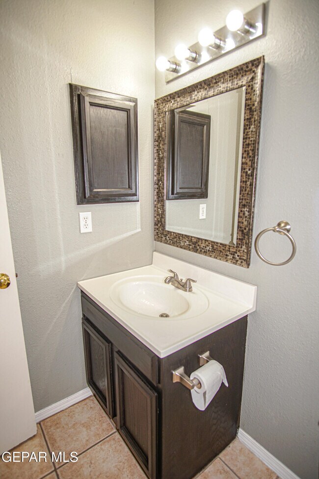 Building Photo - 3717 Tierra Zafiro Dr