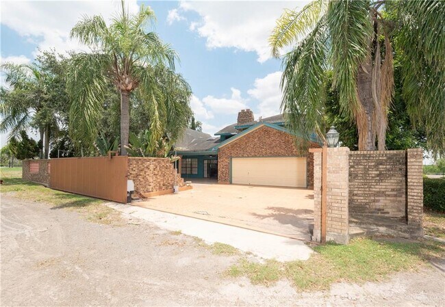 Building Photo - 36 Neuhaus Dr