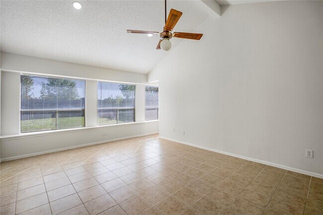 Building Photo - 11030 Hidden Bend Dr