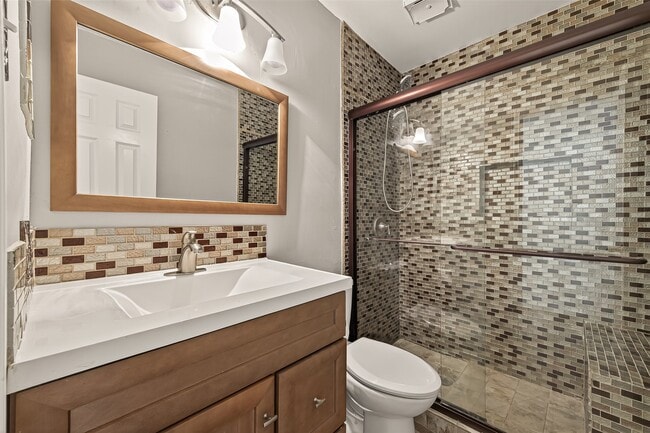 Building Photo - 2510 Old Fort Rd