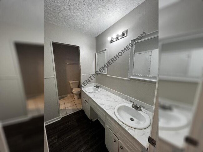 Building Photo - 6713 Navajo Trail