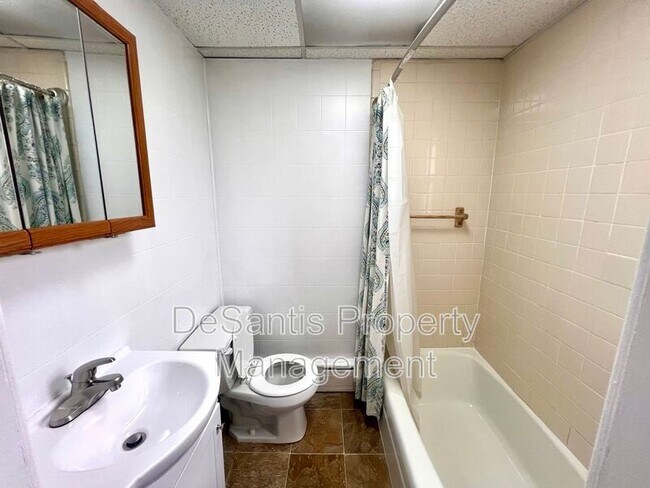 Building Photo - 1632 Steuben St