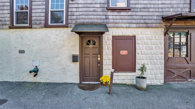 Primary Photo - 49 Maple Ave